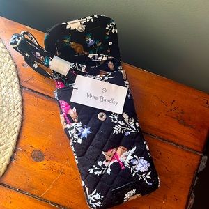 New tags still on, Vera Bradley Cellphone crossbody “Merry Mischief”